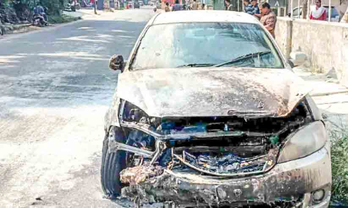 ഓടിക്കൊണ്ടിരിക്കവെ ജർമൻ സ്വദേശിയുടെ കാർ കത്തിനശിച്ചു