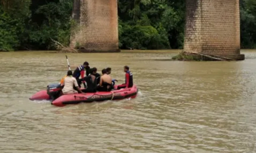 കല്ലടയാറ്റിൽ വിദ്യാർഥിനി ചാടി; തെരച്ചിൽ തുടരുന്നു
