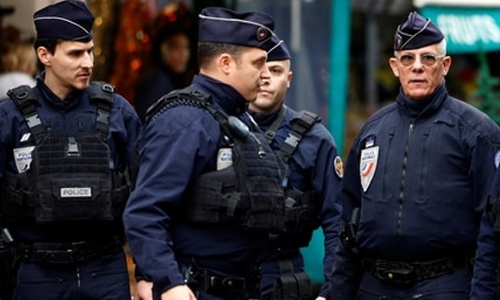 Three dead, four injured in Paris shooting, gunman arrested