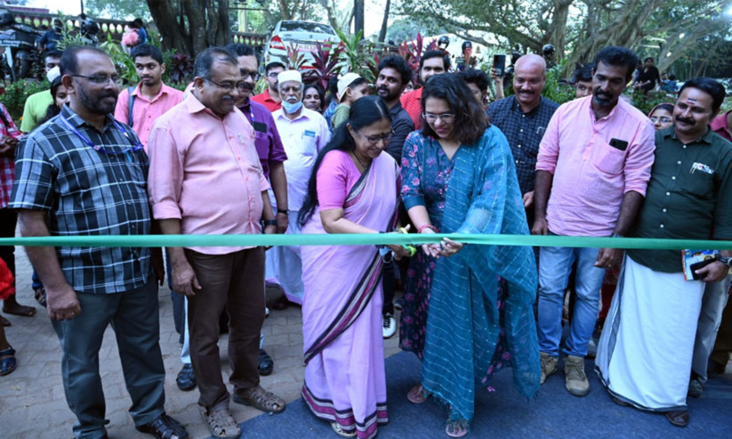 നഗരവസന്തത്തില്‍ ഹരിത കേരളം മിഷന്റെ ഹരിത ഗ്രാമമൊരുങ്ങി