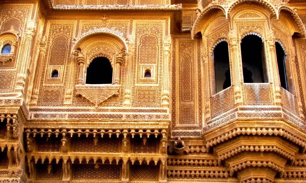 ഇന്ത്യൻ നിർമാണ രീതികൾ ആരുടെ സൃഷ്ടി? - ഇന്ത്യൻ ‘വാസ്തുവിദ്യാ’ മഹത്ത്വത്തിന് ചില തിരുത്തലുകൾ ഇന്ത്യൻ നിർമാണ രീതികൾ ആരുടെ സൃഷ്ടി? - ഇന്ത്യൻ ‘വാസ്തുവിദ്യാ’ മഹത്ത്വത്തിന് ചില തിരുത്തലുകൾ