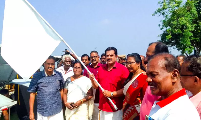 സാമ്പ്രാണിക്കോടി തുരുത്ത് തുറന്നു സാമ്പ്രാണിക്കോടി തുരുത്ത് തുറന്നു