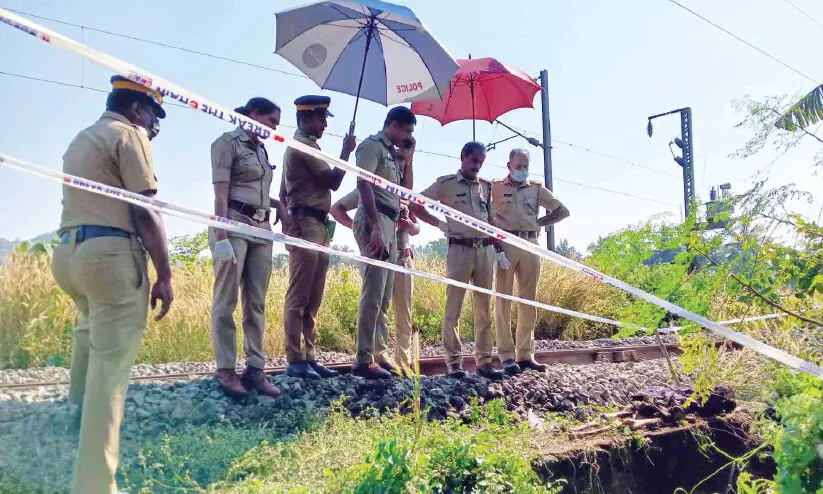 റെയിൽവേ പാളത്തിനരികിൽ അസ്ഥികൂടം കണ്ടെത്തി