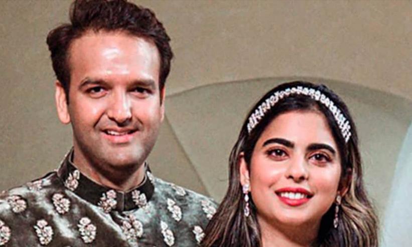 From 300 kg gold to luxurious BMW seats, Ambanis to welcome Isha and Anands twins in grand way From 300 kg gold to luxurious BMW seats, Ambanis to welcome Isha and Anands twins in grand way