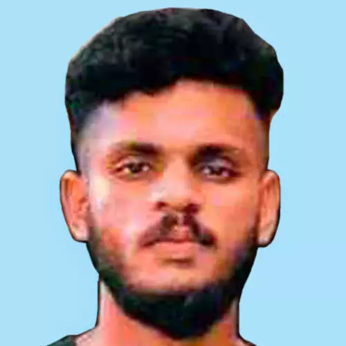 കൊ​ച്ച​ന്നൂ​ർ സ്വ​ദേ​ശി ഒ​റ്റ​പ്പാ​ല​ത്ത് ട്രെ​യി​നി​ൽ​നി​ന്ന് വീ​ണ് മ​രി​ച്ച​നി​ല​യി​ൽ