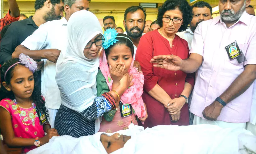 നിദ ഫാത്തിമക്ക് കണ്ണീരിൽ കുതിർന്ന യാത്രാമൊഴി