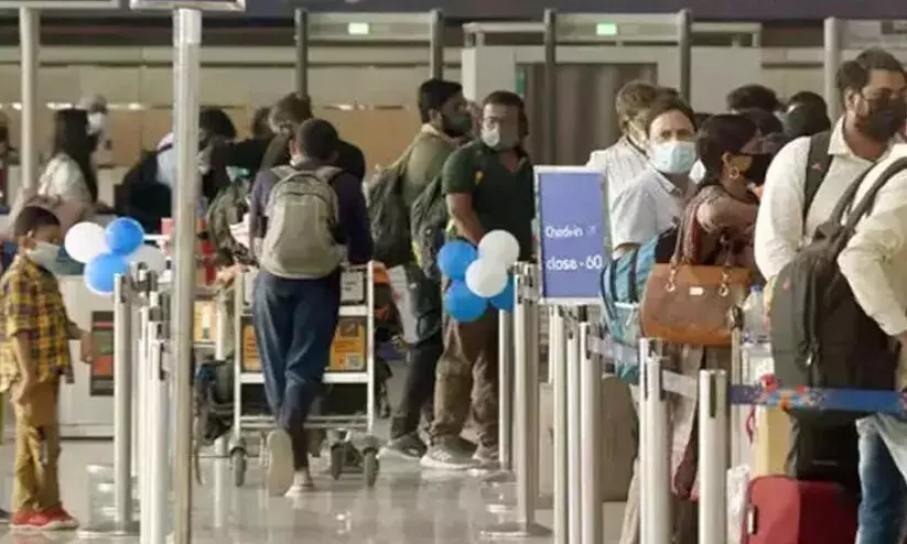 വിമാനത്താവളത്തിൽ കോവിഡ് പരിശോധന വിമാനത്താവളത്തിൽ കോവിഡ് പരിശോധന