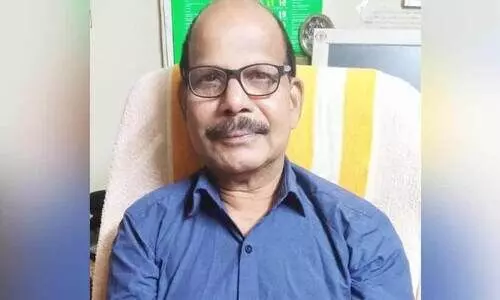 48 വ​ര്‍ഷവും ഒ​രേ സ്ഥാ​പ​ന​ത്തി​ല്‍; സു​രേ​ന്ദ്ര​ന്‍ പ്രവാസം മതിയാക്കുന്നു