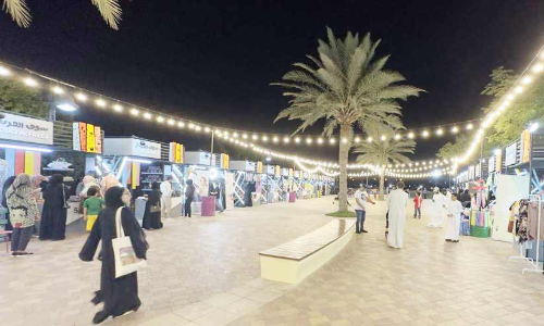 സ്വ​ദേ​ശി സം​രം​ഭ​ങ്ങ​ളു​ടെ പ്ര​ദ​ർ​ശ​ന​മൊ​രു​ക്കി ‘സൂ​ഖ്​ അ​ൽ ഫ​രീ​ജ്​’