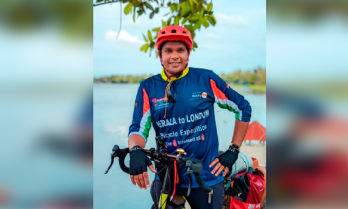 ഫാ​യി​സ്