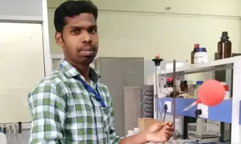 അട്ടപ്പാടിയിലെ ഇരുള ഗോത്രത്തില്‍ നിന്നും മെഡിസിനല്‍ കെമിസ്ട്രിയില്‍ ആദ്യ ഡോക്ടറേറ്റ് നേടി ചന്ദ്രന്‍