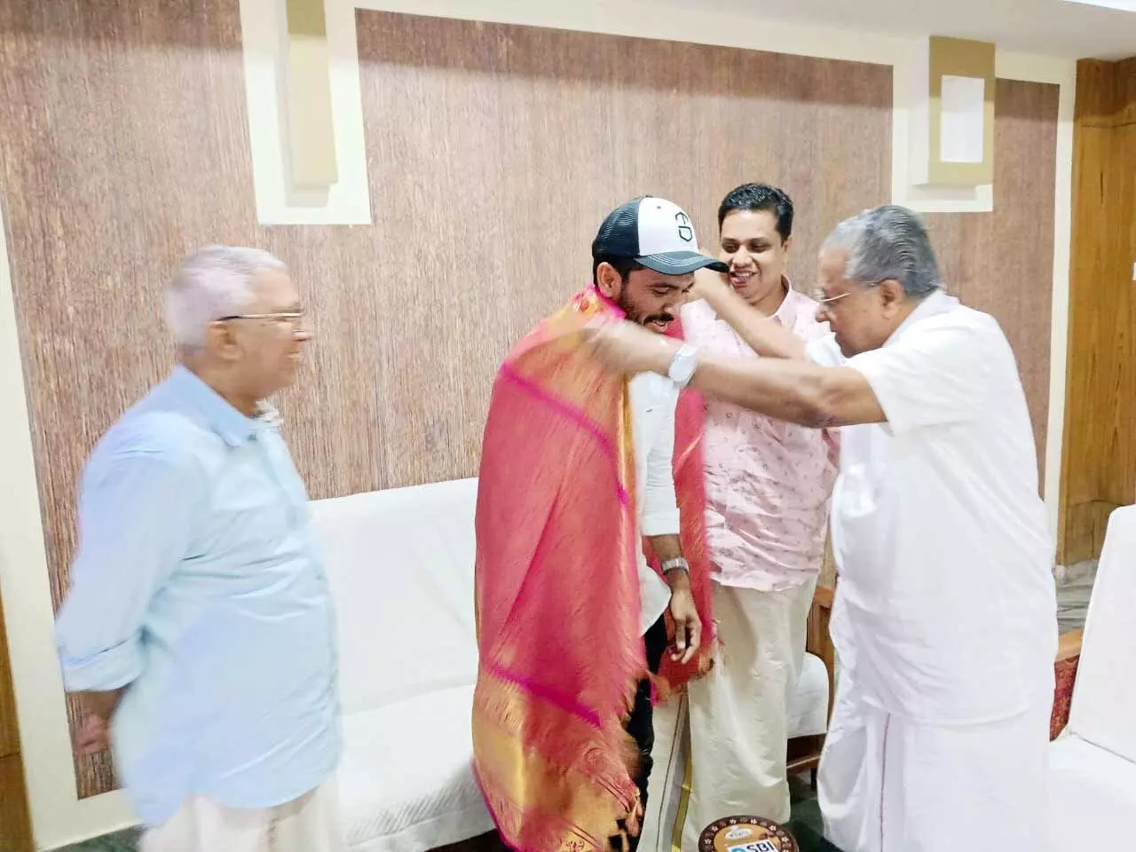 സി.പി. റിസ്വാന് മുഖ്യമന്ത്രിയുടെ ആദരം സി.പി. റിസ്വാന് മുഖ്യമന്ത്രിയുടെ ആദരം