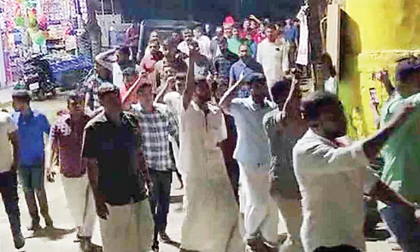 മണ്ണാർമല ക്വാറി സമരം: നിർദിഷ്ട ഭൂമിയിൽ   കടന്ന് നാശം വരുത്തിയതായി പരാതി