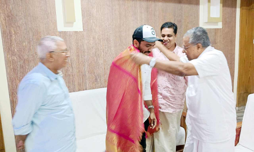 സി.​പി. റി​സ്​​വാ​ന്​ മു​ഖ്യ​മ​ന്ത്രി​യു​ടെ ആ​ദ​രം