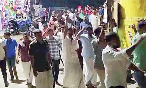 മണ്ണാർമല ക്വാറി സമരം: നിർദിഷ്ട ഭൂമിയിൽ   കടന്ന് നാശം വരുത്തിയതായി പരാതി