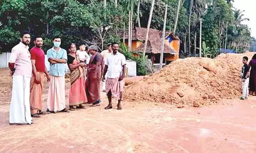 ദേശീയ പാത വികസനം; നടവഴിപോലുമില്ലാതെ നാൽപതോളം കുടുംബങ്ങൾ