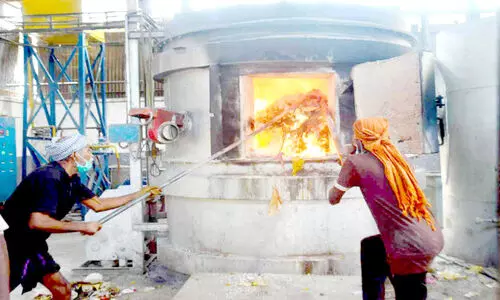 ശബരിമല; ഈ സീസണിൽ കത്തിച്ചത് 1250 ലോഡ് മാലിന്യം ശബരിമല; ഈ സീസണിൽ കത്തിച്ചത് 1250 ലോഡ് മാലിന്യം