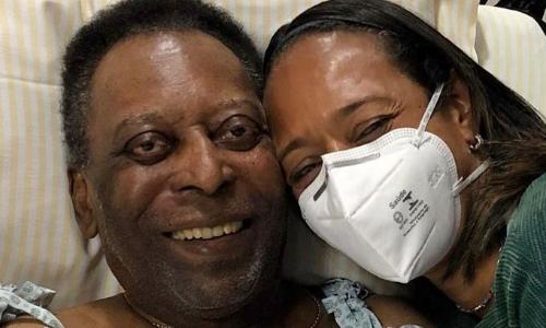 ആശുപത്രിക്കിടക്കയിൽ പെലെക്കരികെ ഒത്തുകൂടി കുടുംബം; അർബുദബാധ അതിഗുരുതരമെന്ന് ഡോക്ടർമാർ