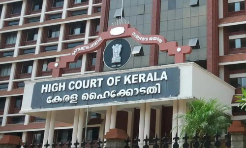 തിരുവനന്തപുരം നഗരസഭ സമരം; സുപ്രീംകോടതി ഉത്തരവുപ്രകാരം സ്വീകരിച്ച നടപടി അറിയിക്കണമെന്ന് ഹൈകോടതി