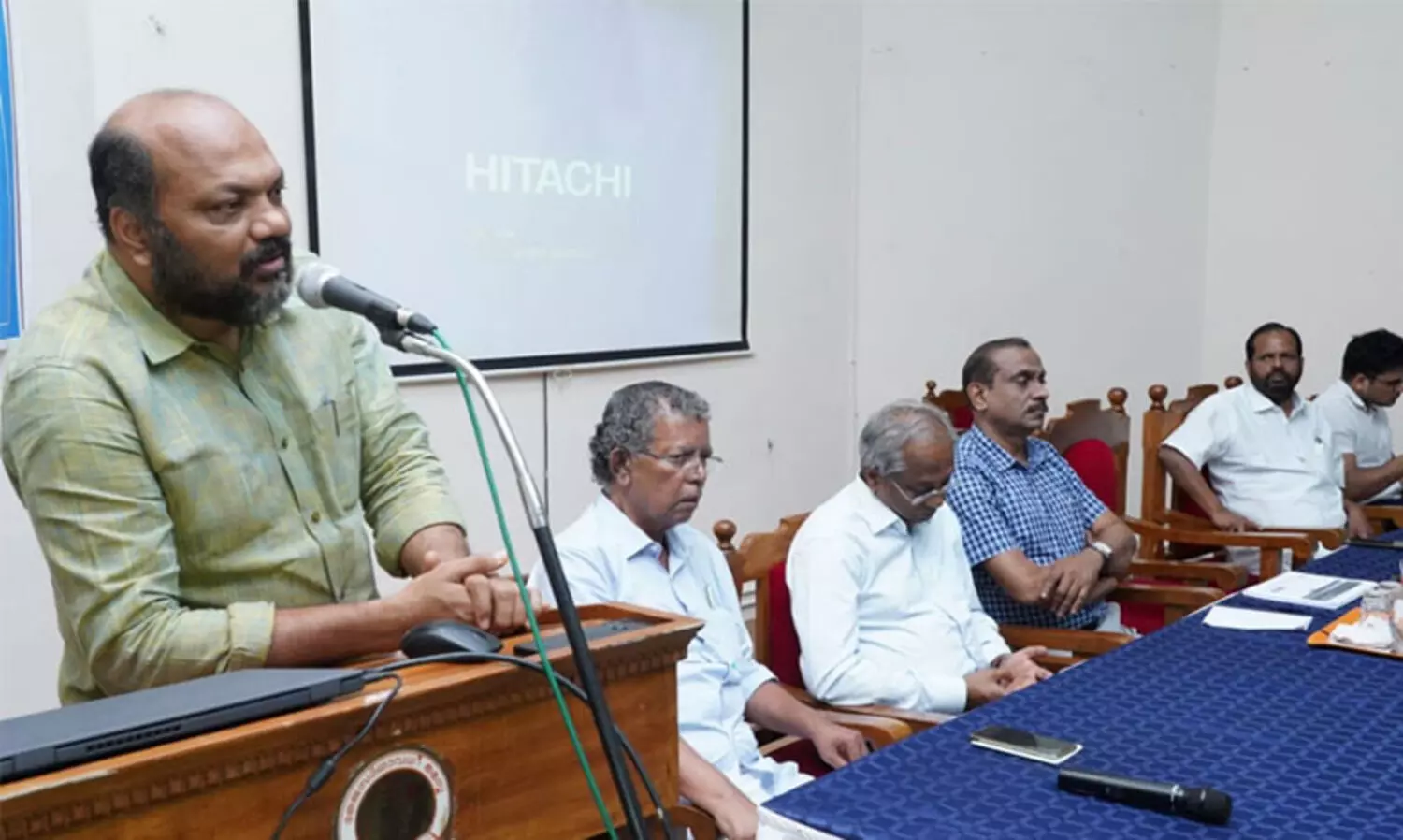 പരിമിതികളെ അതിജീവിച്ച് തീരസംരക്ഷണ പദ്ധതി നടപ്പാക്കുമെന്ന് പി. രാജീവ്