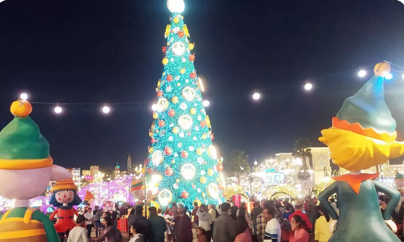 ദുബൈ ഗ്ലോബൽ വില്ലേജിൽ സന്ദർശകപ്രവാഹം ദുബൈ ഗ്ലോബൽ വില്ലേജിൽ സന്ദർശകപ്രവാഹം