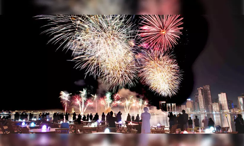 പുതുവത്സരാഘോഷം; ഷാർജയിൽ കരിമരുന്ന് പ്രയോഗവും ക്യാമ്പിങും പുതുവത്സരാഘോഷം; ഷാർജയിൽ കരിമരുന്ന് പ്രയോഗവും ക്യാമ്പിങും