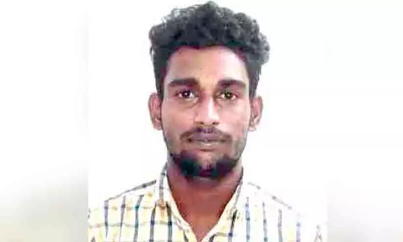 പ്രായപൂർത്തിയാകാത്ത പെൺകുട്ടിയെ പീഡിപ്പിച്ച ബസ് ജീവനക്കാരൻ പിടിയിൽ പ്രായപൂർത്തിയാകാത്ത പെൺകുട്ടിയെ പീഡിപ്പിച്ച ബസ് ജീവനക്കാരൻ പിടിയിൽ