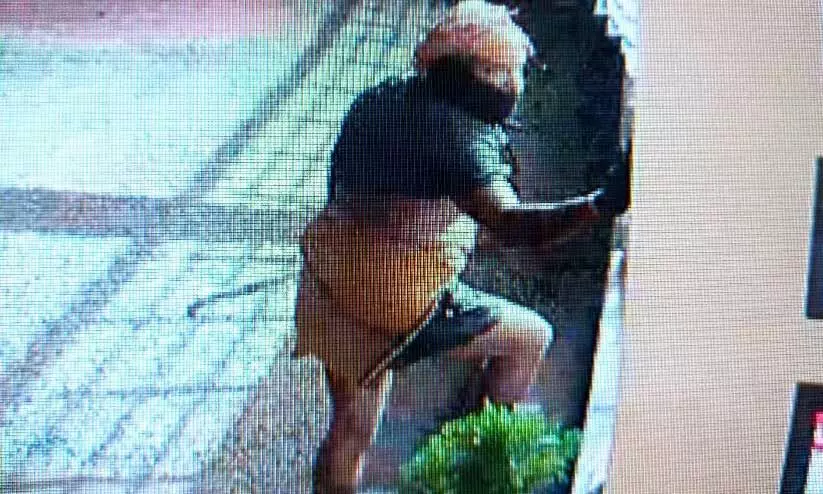 ആ ദൃശ്യം ആരുടേത്​? കവർച്ച ഭീതിയിൽ നാട്; പ്രതികളെ കണ്ടെത്താനാവാതെ പൊലീസ്