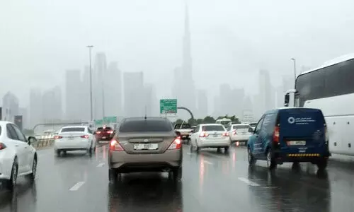ദുബൈയിൽ കനത്ത മഴ; രാജ്യമെങ്ങും മുന്നറിയിപ്പ് ദുബൈയിൽ കനത്ത മഴ; രാജ്യമെങ്ങും മുന്നറിയിപ്പ്