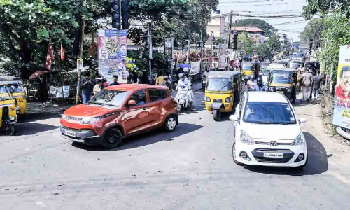 ആലപ്പുഴയിലെ ഗതാഗത പരിഷ്കാരം: രണ്ട് സ്റ്റോപ്പിൽ വീണ്ടും മാറ്റം ആലപ്പുഴയിലെ ഗതാഗത പരിഷ്കാരം: രണ്ട് സ്റ്റോപ്പിൽ വീണ്ടും മാറ്റം