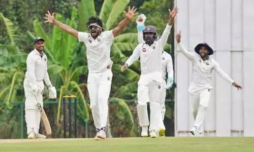 എറിഞ്ഞിട്ട് ബൗളർമാർ; കേരളത്തിനെതിരെ ഛത്തീസ്ഗഢിന് ബാറ്റിങ് തകർച്ച