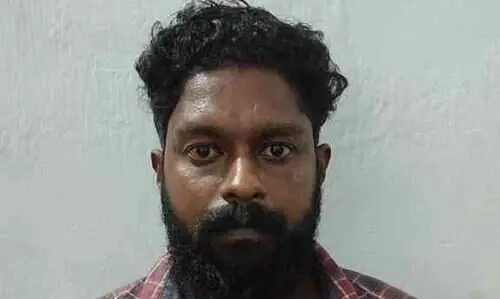 പൊലീസിനെ വാഹനമിടിച്ചിട്ട്  20 കിലോ കഞ്ചാവുമായി കടക്കാന്‍ ശ്രമിച്ച പ്രതി പിടിയിൽ