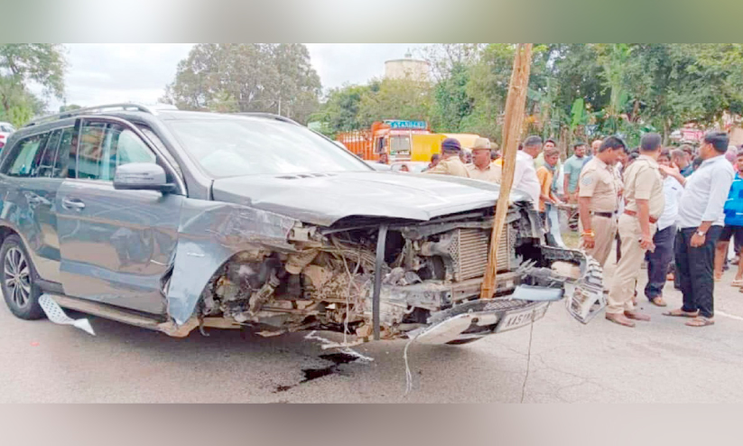 Prime Ministers brothers car met with an accident Prime Ministers brothers car met with an accident