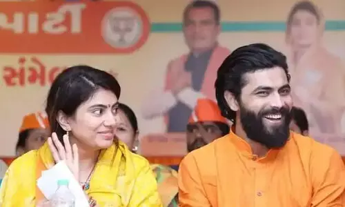 ഭാര്യയുടെ ആർ.എസ്.എസ് അറിവിനെ പുകഴ്ത്തി രവീന്ദ്ര ജദേജ; സമൂഹമാധ്യമങ്ങളിൽ ട്രോൾമഴ