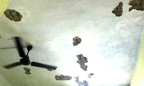 താലൂക്കാശുപത്രിയിൽ ഐ.പി ​ബ്ലോക്കിലെ സീലിങ് അടർന്നുവീണു​