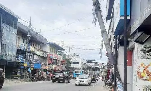 ഉപയോഗ ശൂന്യമായ ടെലിഫോൺ പോസ്റ്റുകൾ അപകടക്കെണി