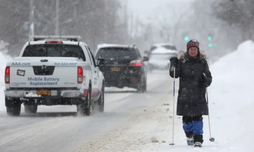 യു.എസിൽ തടാകത്തിലെ മഞ്ഞുപാളിയിൽ വീണ് മൂന്ന് ഇന്ത്യക്കാർ കൊല്ലപ്പെട്ടു; ന്യൂയോർക്കിൽ അടിയന്തരാവസ്ഥ