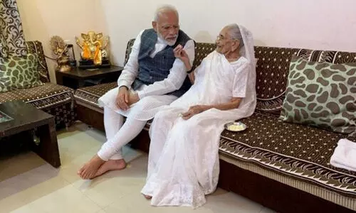 പ്രധാനമന്ത്രി മോദിയുടെ അമ്മ ഹീരാബെൻ ആശുപത്രിയിൽ