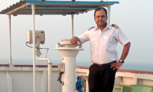 നൈജീരിയയിലെ കടൽക്കൊള്ളക്കാരും കരളുലക്കുന്ന ‘ഹൈനമൻ’ ആചാരവും  -ഷിപ്പ് ഓഫീസറും കഥാകൃത്തുമായ ഗോവിന്ദൻ എഴുതുന്നു