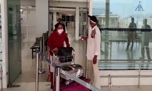 ദുബൈയിൽ നിന്നെത്തിയ യാത്രക്കാർക്ക് ചെന്നൈ വിമാനത്താവളത്തിൽ കോവിഡ് സ്ഥിരീകരിച്ചു