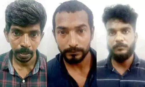 പരപ്പനങ്ങാടി കൂട്ടമാനഭംഗം: പ്രതികൾ ഇനിയുമുണ്ടെന്ന് പൊലീസ്, അന്വേഷണം പരപ്പനങ്ങാടി പൊലീസിന് കൈമാറും പരപ്പനങ്ങാടി കൂട്ടമാനഭംഗം: പ്രതികൾ ഇനിയുമുണ്ടെന്ന് പൊലീസ്, അന്വേഷണം പരപ്പനങ്ങാടി പൊലീസിന് കൈമാറും