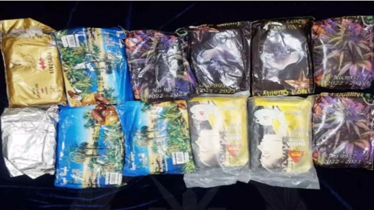 11 കി​ലോ മ​യ​ക്കു​മ​രു​ന്ന്​ പി​ടി​ച്ചെ​ടു​ത്തു