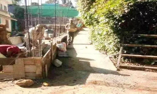 സം​ര​ക്ഷ​ണ​ഭി​ത്തി നി​ർ​മാ​ണം: പാ​ർ​ട്ടി പ്ര​വ​ർ​ത്ത​ക​ർ ത​മ്മി​ൽ കൈയാങ്ക​ളി