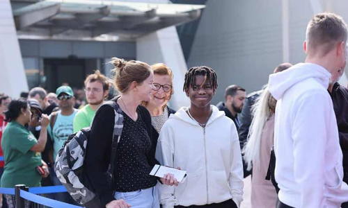 11,000 വി​നോ​ദ​സ​ഞ്ചാ​രി​ക​ളു​മാ​യി മൂ​ന്നു​ ക്രൂ​സ് ക​പ്പ​ലു​ക​ൾ ബ​ഹ്​​റൈ​നി​ൽ