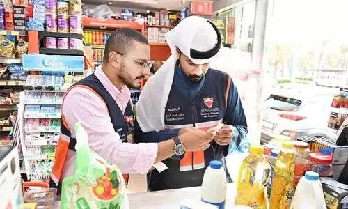 വ്യാ​പാ​ര സ്​​ഥാ​പ​ന​ങ്ങ​ളി​ലും മാ​ർ​ക്ക​റ്റു​ക​ളി​ലും പ​രി​ശോ​ധ​ന ക​ർ​ശ​ന​മാ​ക്കി