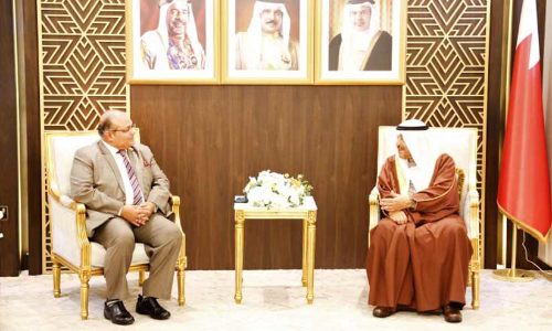 ശൂ​റ കൗ​ൺ​സി​ൽ അ​ധ്യ​ക്ഷ​നു​മാ​യി ഇ​ന്ത്യ​ൻ അം​ബാ​സ​ഡ​ർ കൂ​ടി​ക്കാ​ഴ്ച ന​ട​ത്തി