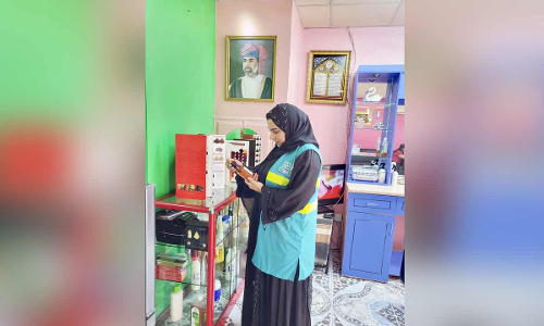 ബ്യൂ​ട്ടി സ​ലൂ​ണു​ക​ളി​ൽ പ​രി​ശോ​ധ​ന തു​ട​രു​ന്നു