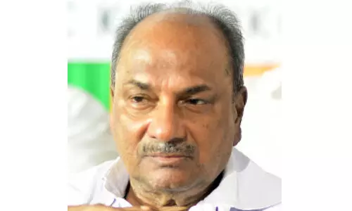 അമ്പലത്തിൽ പോകുന്നവരെ മൃദുഹിന്ദുത്വം പറഞ്ഞ് അകറ്റരുത്; ആന്‍റണിയുടെ പരാമർശത്തിൽ രാഷ്ട്രീയ ചർച്ച മുറുകുന്നു