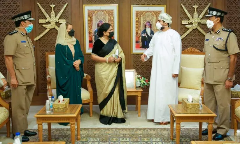 ദീ​ർ​ഘ​കാ​ല വി​സ വി​ത​ര​ണ ച​ട​ങ്ങി​ൽ​നി​ന്ന്