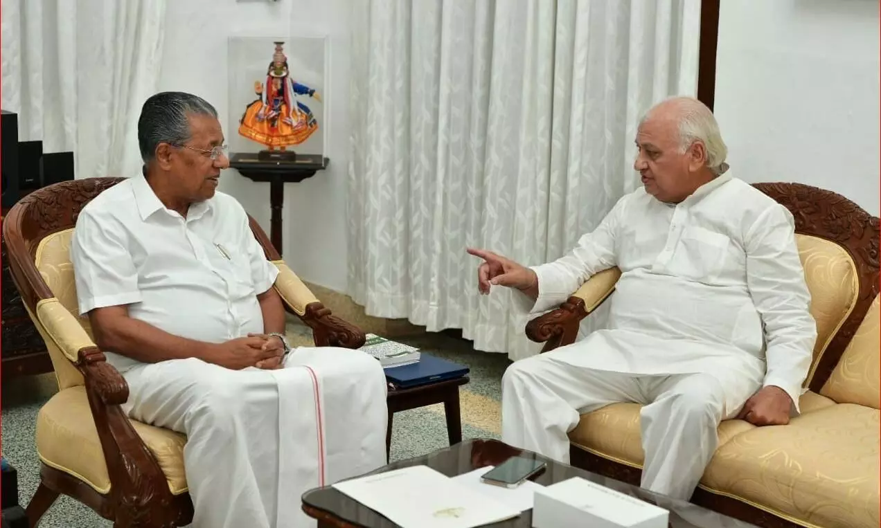 കൊഴിഞ്ഞ ഇലകളും തളിരിട്ട കിനാക്കളും കൊഴിഞ്ഞ ഇലകളും തളിരിട്ട കിനാക്കളും
